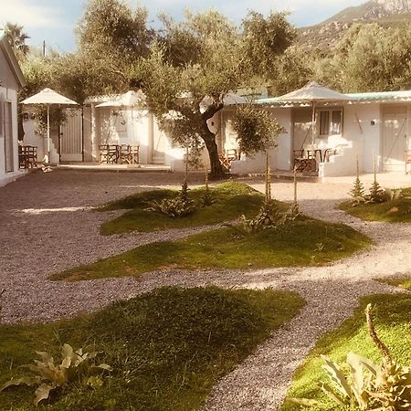 Barreira Beachfront Rooms 6 Каламата Екстериор снимка