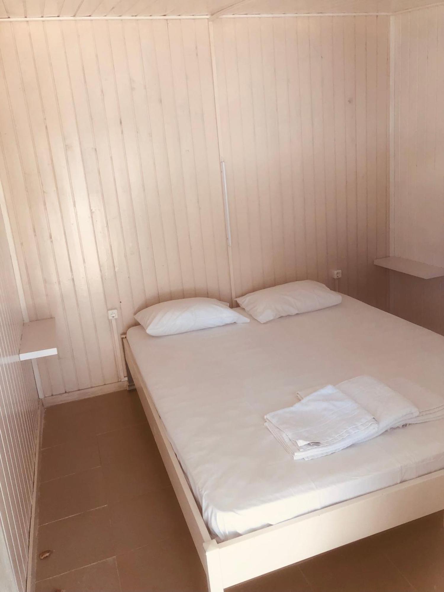 Barreira Beachfront Rooms 6 Каламата Екстериор снимка